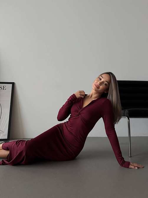 Стильне жіноче плаття максі з вирізом на грудях мікродайвінг Бордо, 46-48 Одеса - фото 4