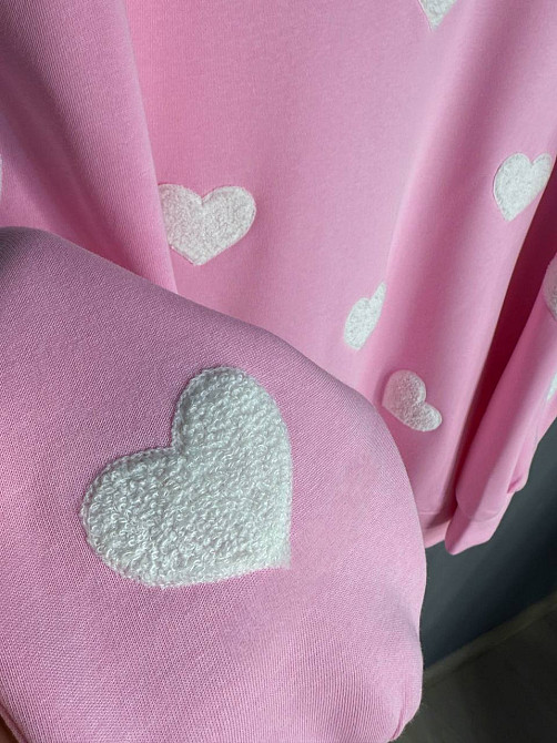 Свитшот женский W 2975 оверсайз с объемными сердцами, розовый, one size Киев - изображение 18