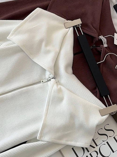 Жіноча тепла романтична кофта з відкритими плечами на блискавці теплий трикотаж рубчик Одеса - фото 9