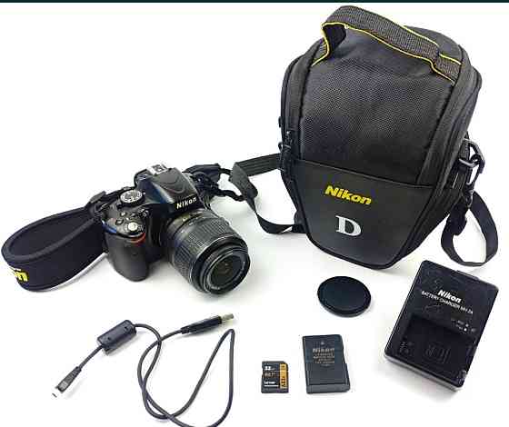 Дзеркальний фотоапарат Nikon D5100 KIT з картою пам'яті 32Gb та сумкою. Київ