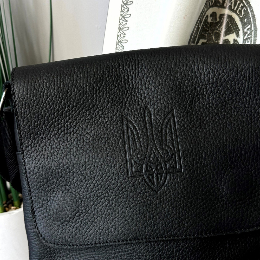 Сумка черная через плечо мужская с тиснением Герб,  сумка мессенджер мужская 24*23 см с широким Киев - изображение 2