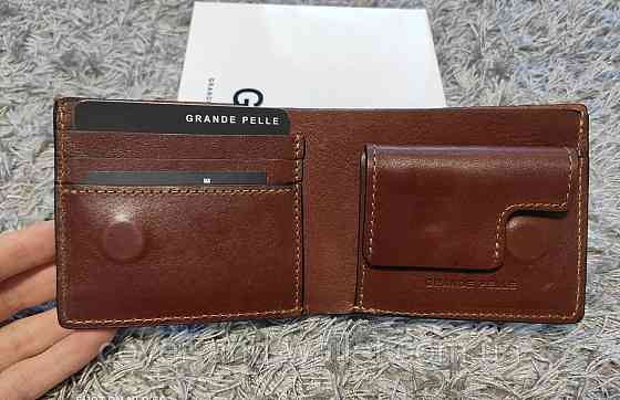 Коричневый мужской кожаный кошелек ручной роботы на магнитах Grande Pelle Киев