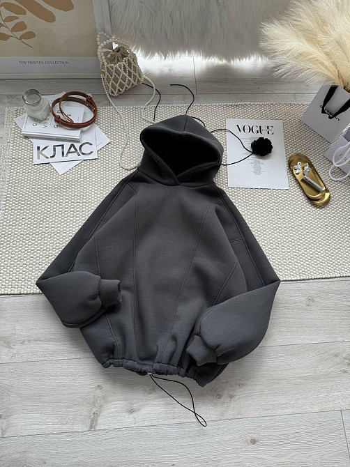 Жіноча стильна тепла худі з фіксаторами суцільна турська тринитка на флісі Графіт Одеса - фото 1