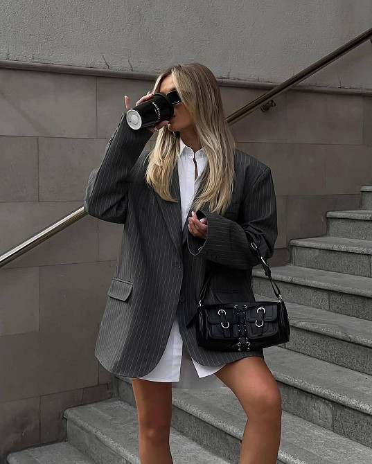 Женский классический пиджак свободного кроя в полоску костюмка Серый, 46/48 Одесса - изображение 3