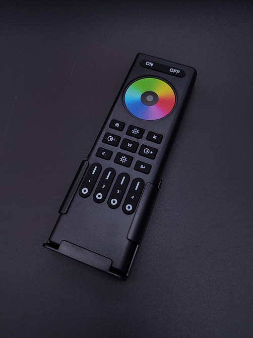 Smart Systems group Пульт керування 4-х зонний чорний DIM+RGB+CCT RF 2.4G Mi Light Київ - фото 6