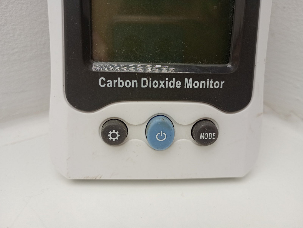 Цифровий детектор вуглекислого газу UNI-T A37 (товар вживаний) Луцьк - фото 3