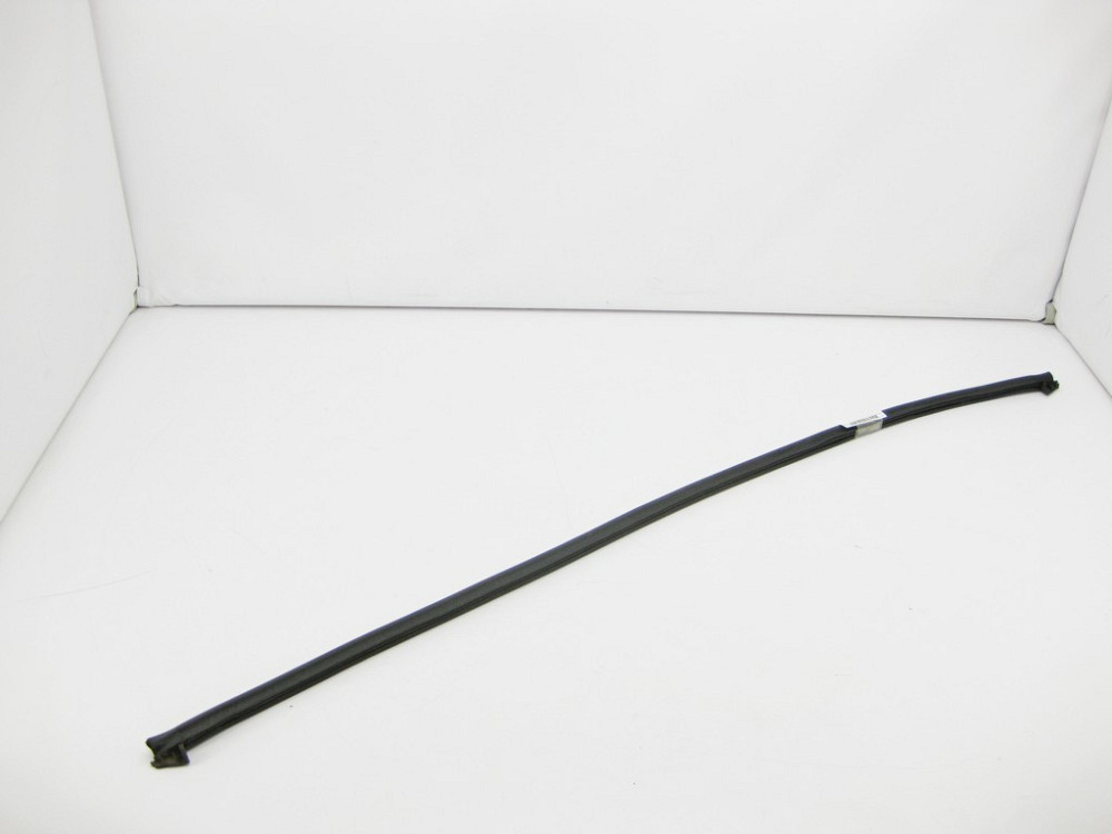 Audi  8E0823723A Ущільнювач підкапотний задній Audi A4 B6 Одеса - фото 2