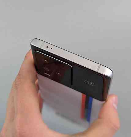 Смартфон Vivo iQOO 10 12Gb/256Gb White ( BMW M branding) Киев