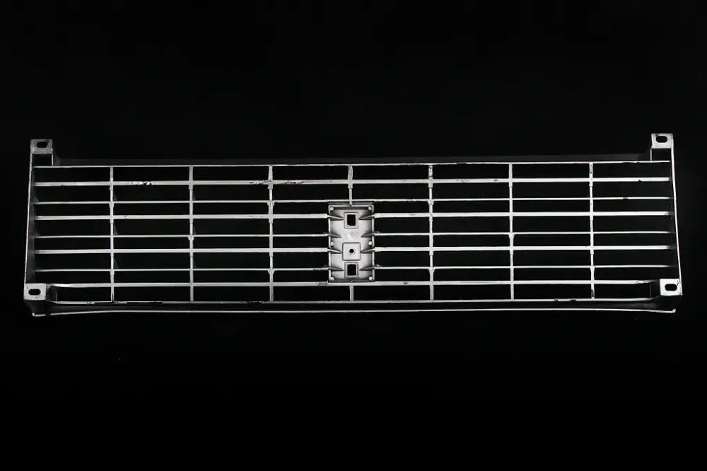 Решетка радиатора 2105 хром. Пластик Винница - изображение 2