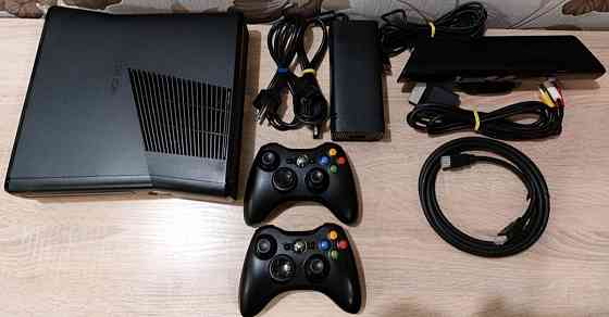 Приставка Xbox 360 Slim 300Gb. Kinect Киев