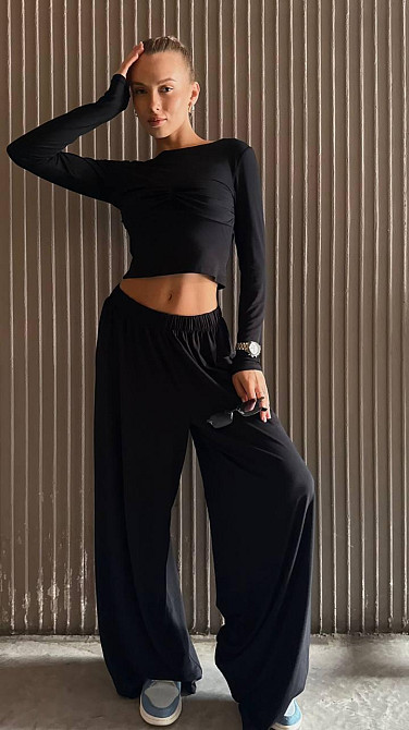 Жіночий стильний костюм-двійка: лонгслів з імітацією бра та штани віскоза Чорний Одеса - фото 1