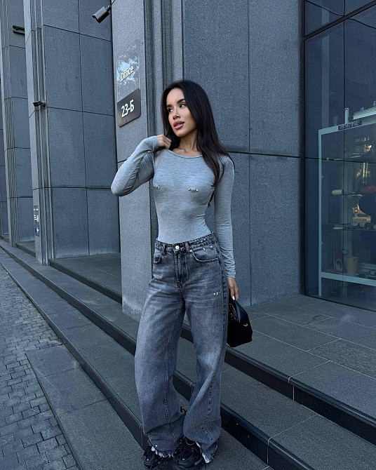 Женский базовый боди с акцентным пирсингом на груди вискоза Серый, 46/48 Одесса - изображение 9