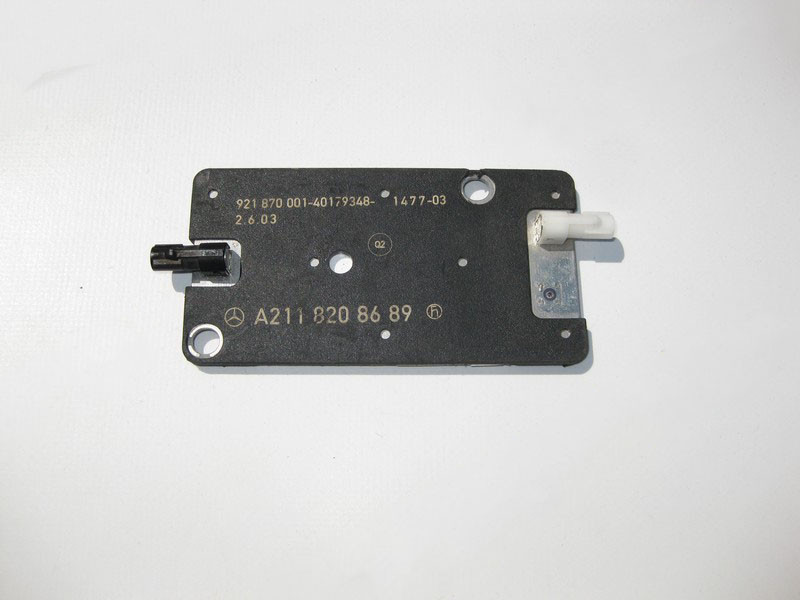 Mercedes-Benz  A2118208689 Антенний модуль розгалужувач CLS C219 CLK C209 E-Class W211 B-Class W245 SLK R171 Одеса - фото 1