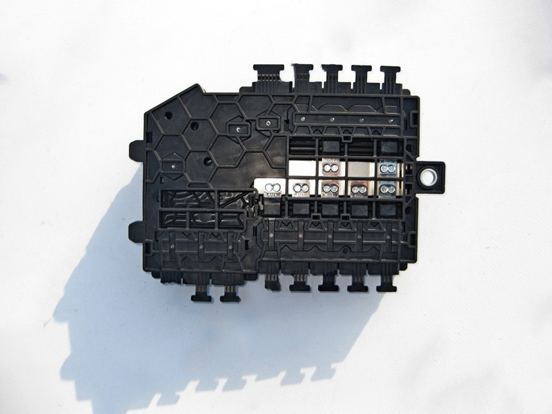 Mercedes-Benz  A2135406100 Блок силових запобіжників у ногах переднього пасажира E-Class W213 C238 C-Class W205 CLS C257 GLC X253 Одесса - изображение 2