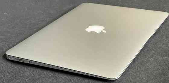 Ноутбук: MacBook Air 13" 2017,i5,8Gb, 128Gb. Київ