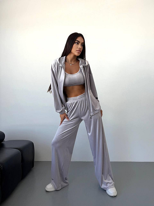 Женский стильный прогулочный костюм тройка: кофта топ и брюки из мягкого велюра Серый, 42/44 Одесса - изображение 8