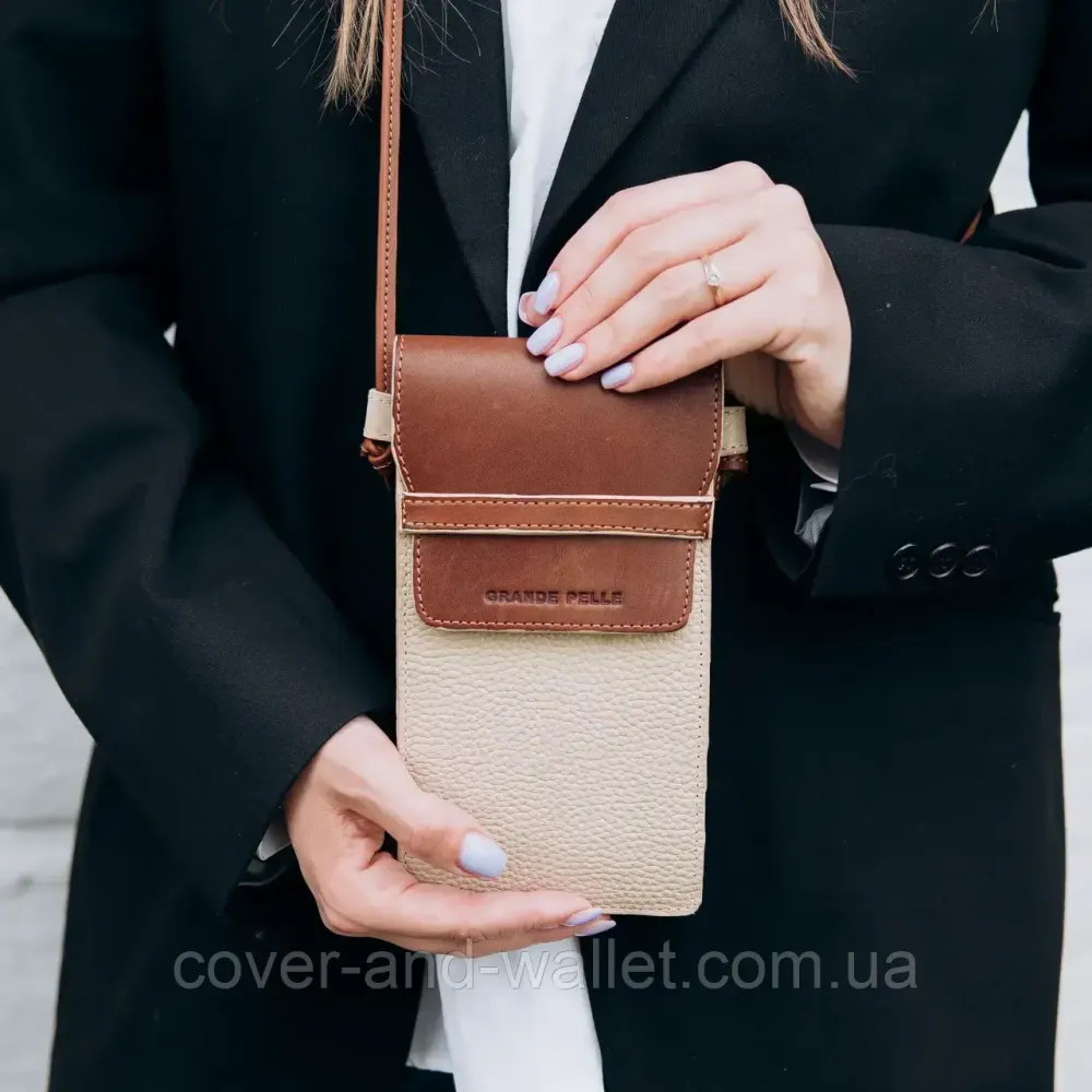 Жіноча шкіряна міні сумка клатч через плече бежевого кольору Grande Pelle 70374323 Київ - фото 1