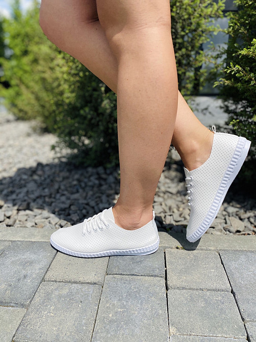 Yzy Мокасини жіночі білі весна-літо зі штучної шкіри, кеди з перфорацією YZY B2108-2 р. 36-39 Коломия - фото 5