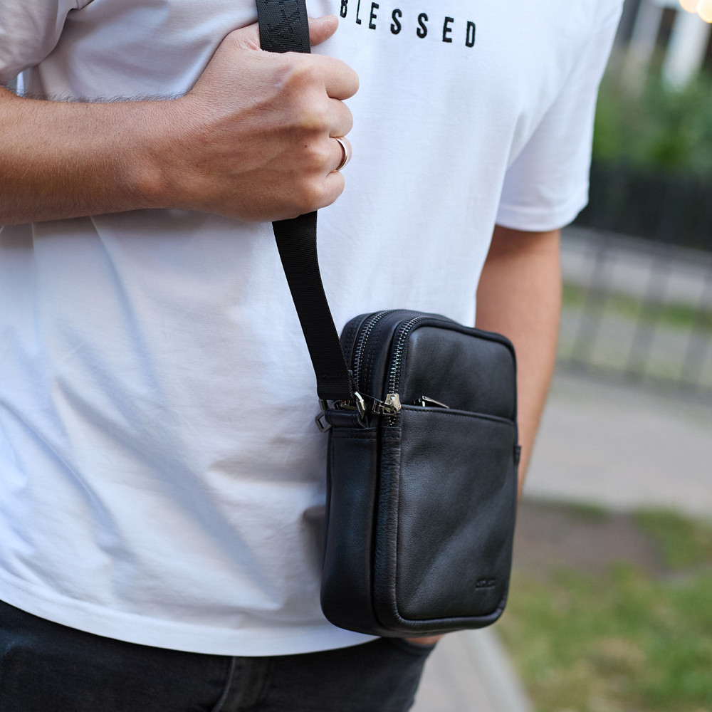 Чоловіча чорна сумка через плече з гладкої шкіри Київ - фото 1