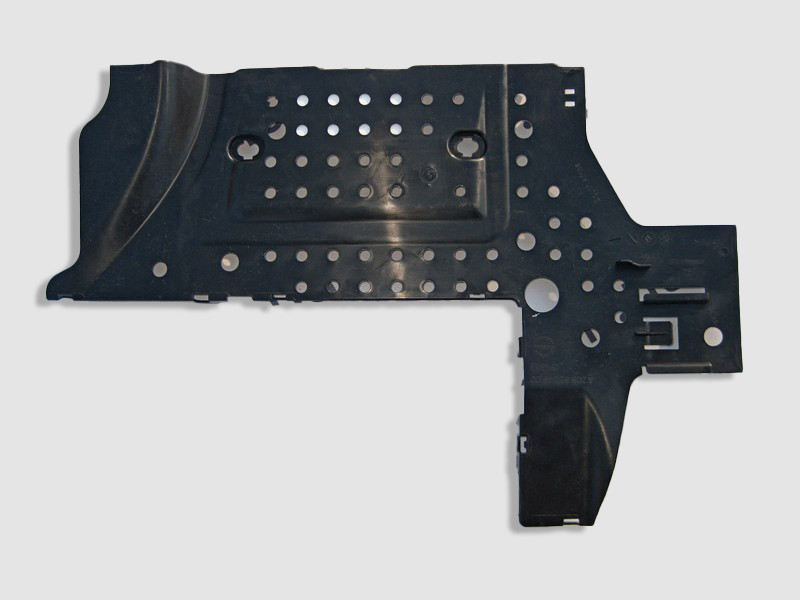 Mercedes-Benz  A2058214800 Кришка кабельного каналу під переднім правим сидінням C-Class W205 EQC N293 Одесса - изображение 1