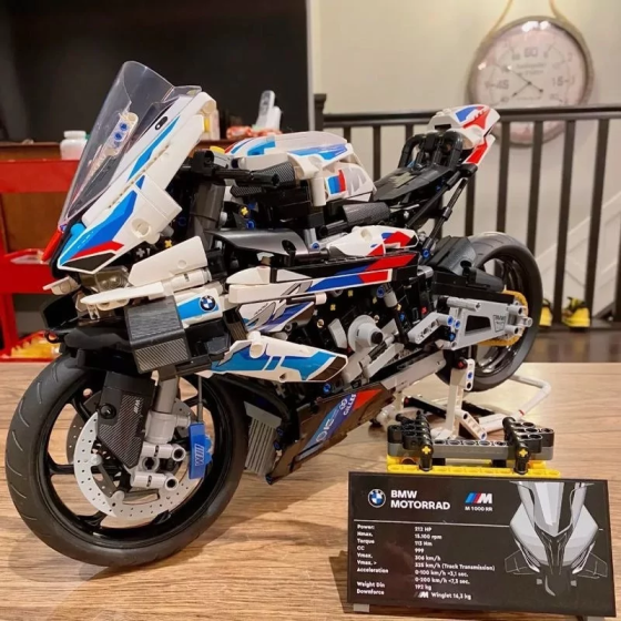 Конструктор мотоцикла BMW M1000RR (1920 деталей) Винница