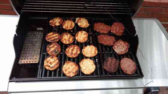 Універсальна коробка для копчення тріскою Weber 7576 Код: 005538 Рівне