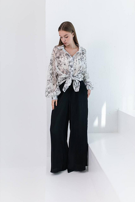 Женский романтичный костюм двойка: рубашка и плиссированные брюки дабл шелк армани + тенсел Черный Одесса - изображение 3