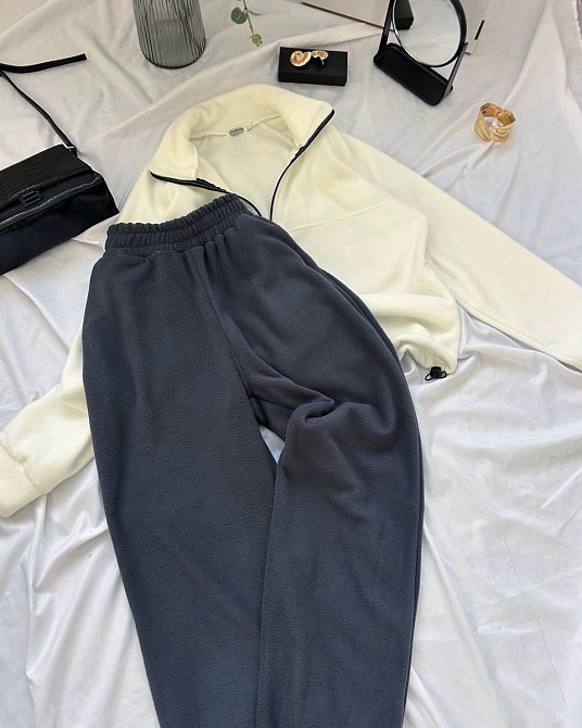 Женский теплый оверсайз костюм двойка: кофта и брюки из двухстороннего флиса Графит, 48/52 Одесса - изображение 5