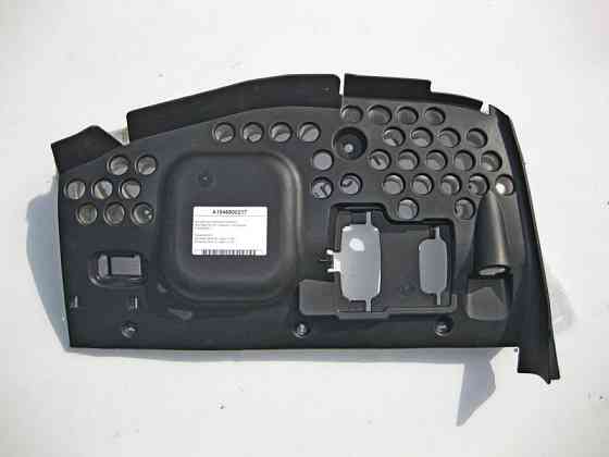 Mercedes-Benz  A1646800217 Кришка під панеллю приладів простір ніг пасажира ML W164 GL X164 Одеса