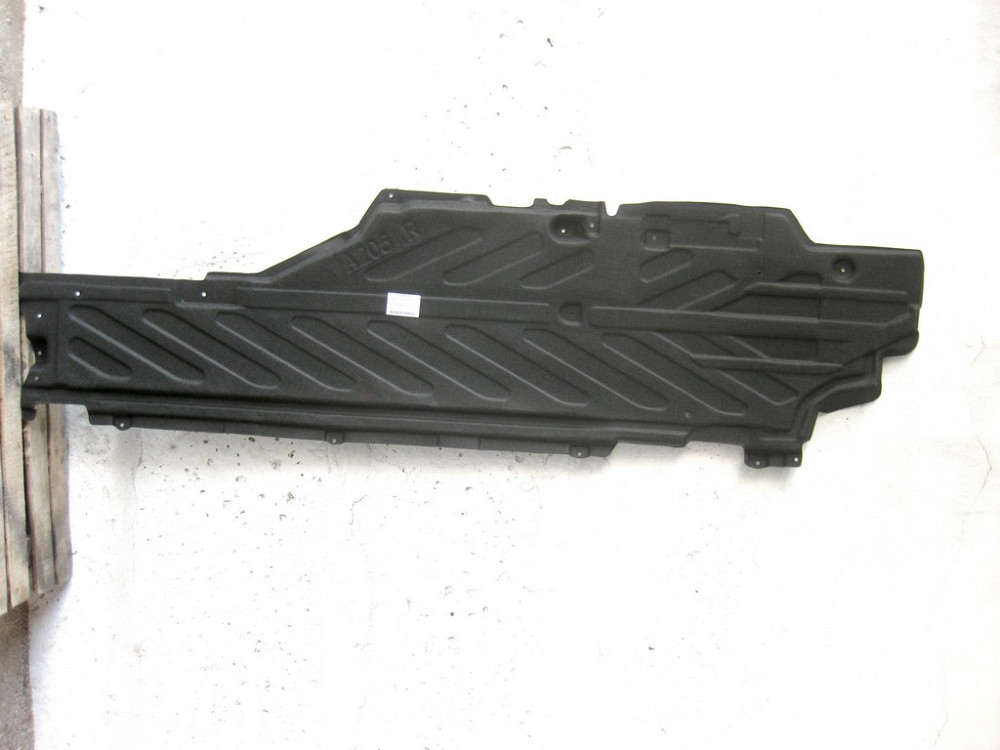 Mercedes-Benz  A2056840218 Захист днища бічний правий C-Class W205 з тріщинами Одеса - фото 7