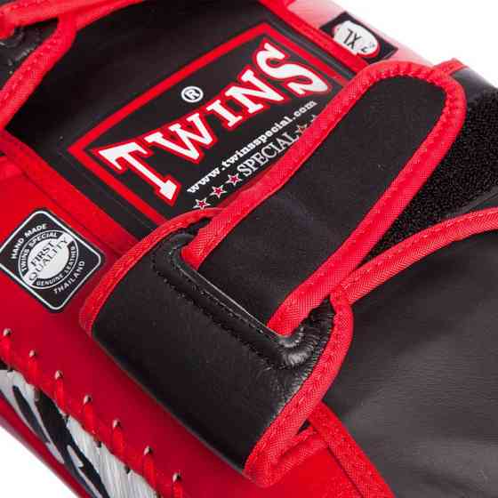 Пады для тайского бокса Тай-пэды TWINS FKPL10-43-L размер 37х20х10 см красный Киев