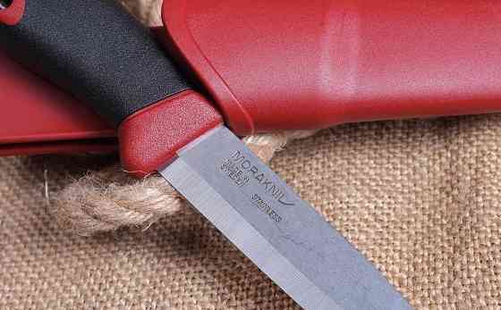 Туристичний Ніж з крісалом Morakniv "Companion Spark" Red (13571) Неіржавка сталь Нововолинськ