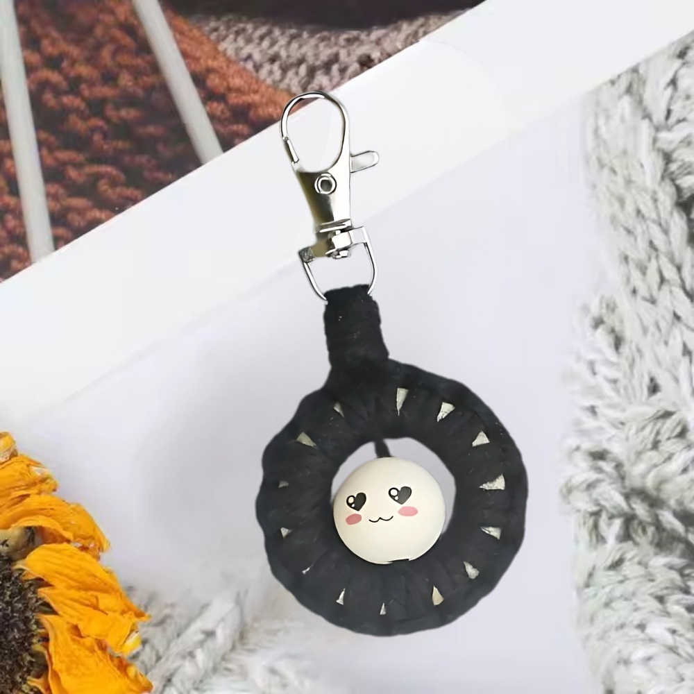 Набор макраме для рукоделия для ручной пряжи брелока для ключей или аксессуаров 10х5см,черный Каменец-Подольский - изображение 4