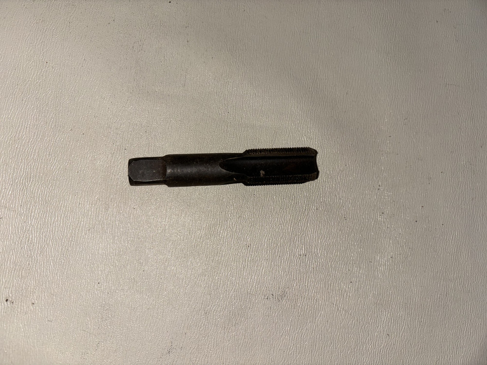 Метчик машинно-ручной М18х1. СССР. Харьков - изображение 1