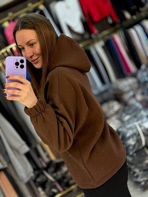 Женский утепленный блестящий худи со стразами трехнитка на флисе Шоколад, 46/48 Одесса - изображение 4