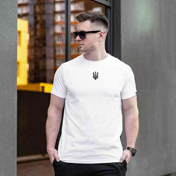 Футболка чоловіча однотонна біла Pobedov Peremoga - наклейка Герб 4см чорна Київ