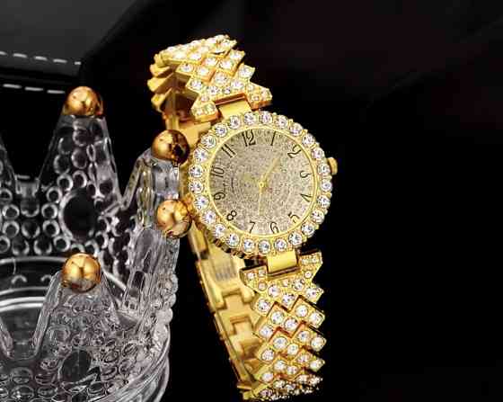 Подарочный набор для женщин Арабские цифры Сердценаручные часы браслет кольцо цепочка с кулоном и серьги золотистый Киев