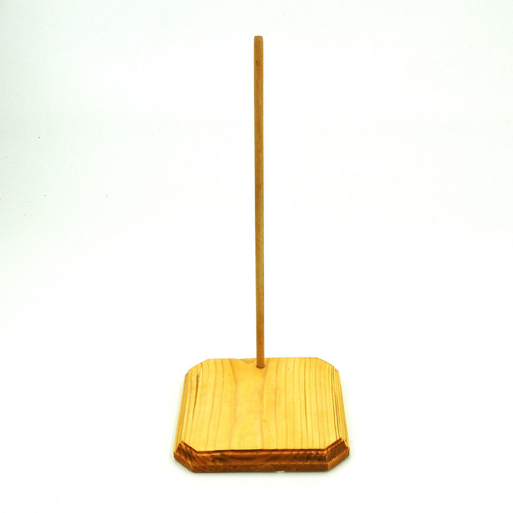 Подставка для кукол 