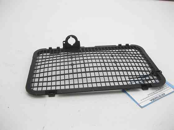 VAG  4M1819408A Захисна решітка на повітропровід під капотом на пічку (ном. на запчастини 4M1819408) Одесса