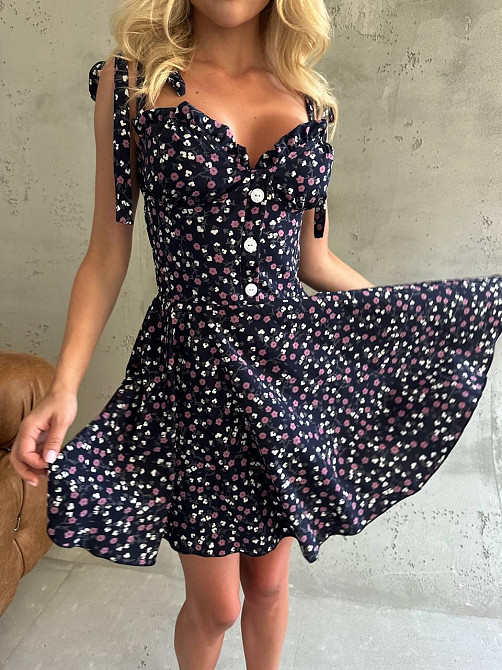 Жіночий романтичний мінікомбінезон у квітковий принт суперсофт Темно-синій, 42/44 Одеса - фото 1