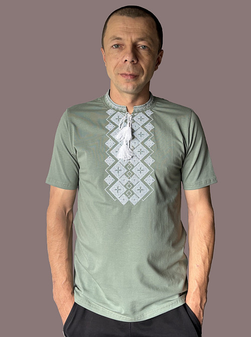 Мужская футболка вышиванка оливковая с большой белой вышивкой Киев - изображение 1