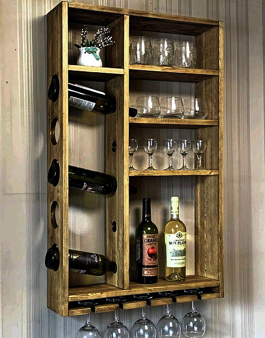 Настенная винная полка 