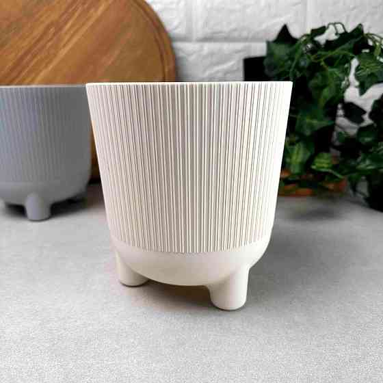 Цветочный горшок с подставкой 