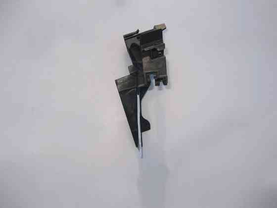 Mercedes-Benz  A2057230214 Тримач - кронштейн рами ручки та замка передніх правих дверей C-Class W205 Одеса