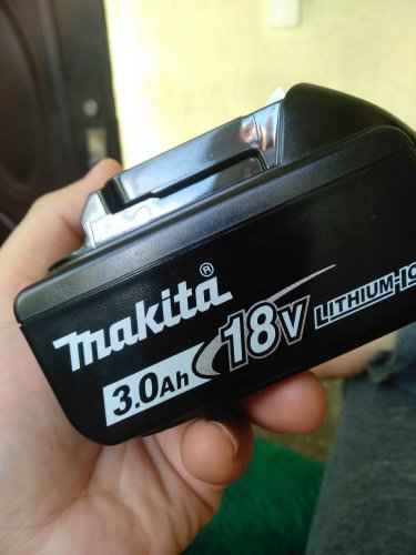Професійний акумулятор Li-ion Makita 18 В LXT BL1830B (632G12-3) : 18V 3 Ah, вага 610 грам Київ - фото 9