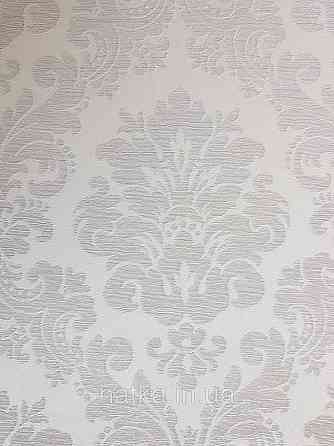 Шпалери вінілові на флізеліні Rasch Trianon Xlll 0.53х10 класика під текстиль вензель завитки срібло на білому Київ