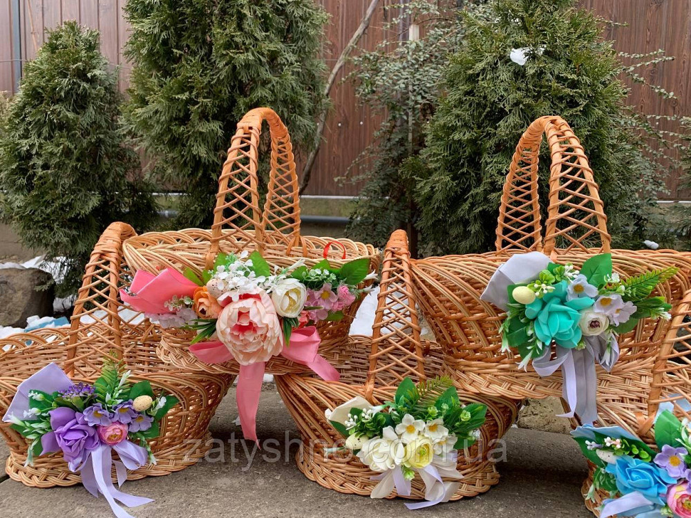 Кошик плетений з квіткою на Паску Київ - фото 1