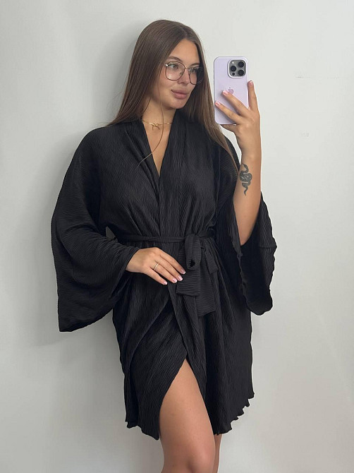 Жіночий халат зі стрейч-плісе з поясом Чорний Харків - фото 2