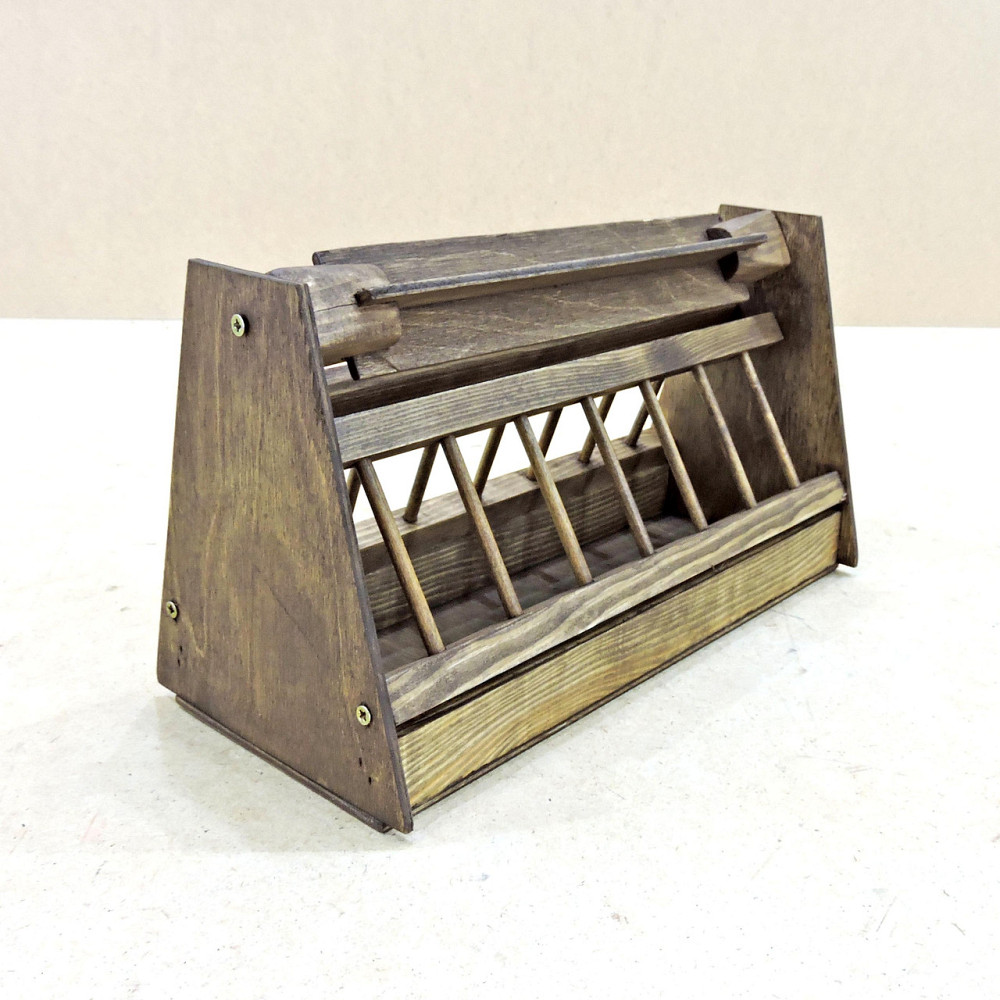 Деревянная кормушка для голубей 