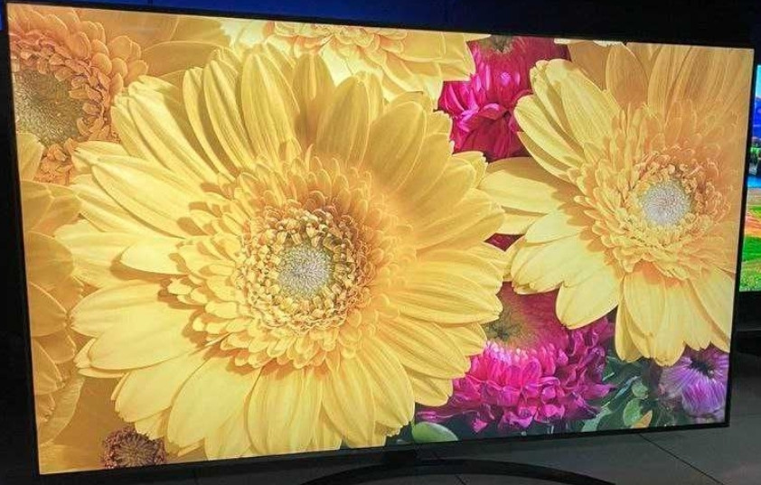 Телевизор: Безрамный 75 